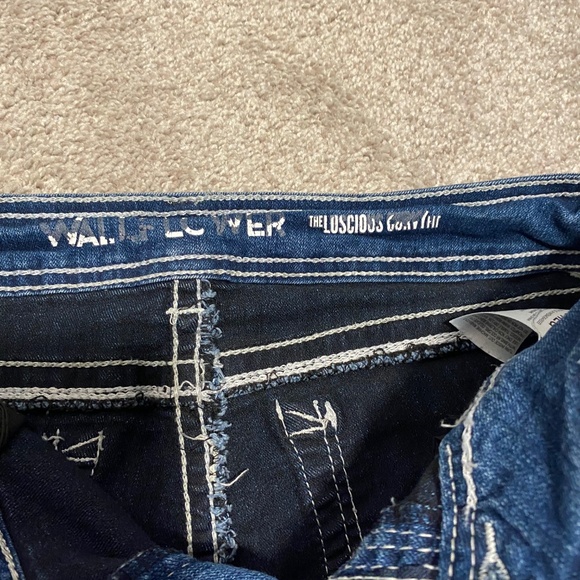 Wallflower The Luscious Curvy fit jeans - Picture 8 of 9